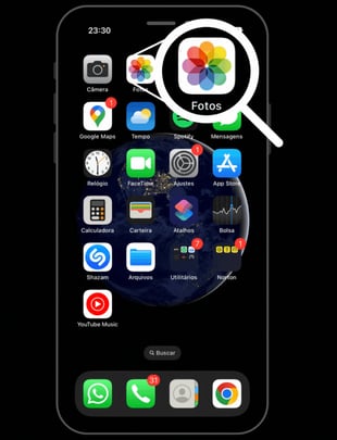 Tela do iPhone mostrando o ícone do aplicativo Fotos, da Apple. Filho, como que faz? 2022 Guilherme Guedes